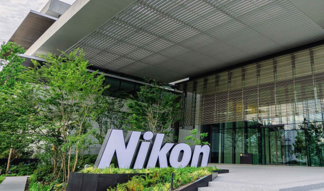 EssilorLuxottica увеличила свою долю в капитале Nikon