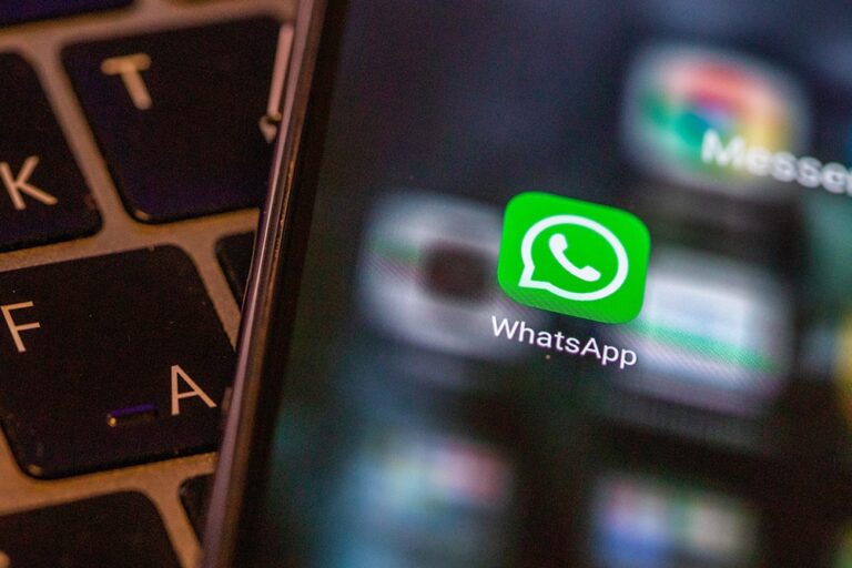 Роскомнадзор сообщил о постепенной блокировке WhatsApp