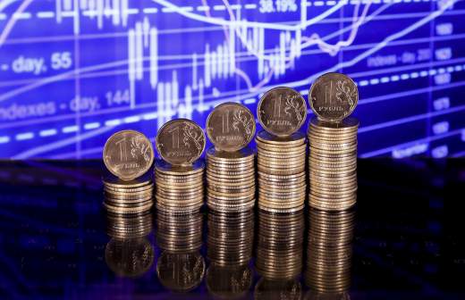 Экономист назвал причины укрепления рубля