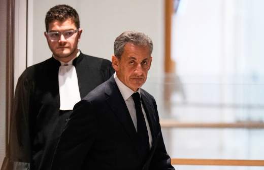 Саркози питался в тюрьме батончиками мюсли и молочными продуктами