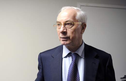 Работавший водителем в ТЦК мужчина задекларировал золотые слитки