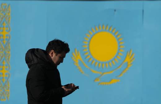 Граждане Казахстана в РФ начали голосовать на референдуме по конституции