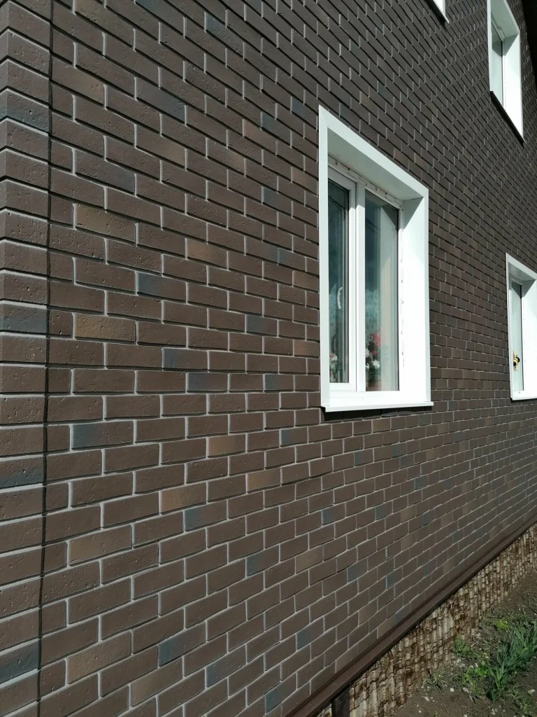 Клинкерная плитка в современном фасаде: элегантность, долговечность и стиль