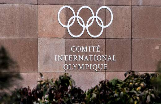 МОК сообщил о готовности содействовать спортсменам из РФ в получении виз