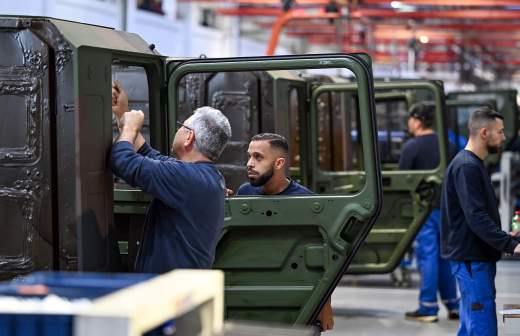 В МИД РФ призвали Берлин прекратить разжигать конфликт на Украине руками Киева