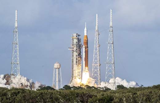 В НАСА сообщили о выходе станции New Horizons из режима гибернации