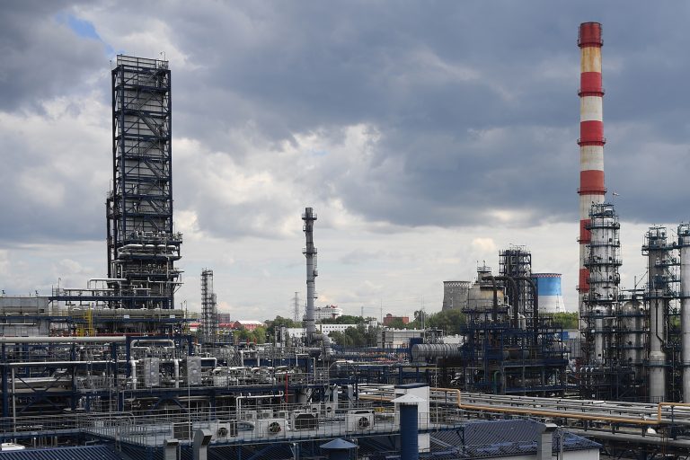 Размер имеет значение. Нужно ли строить в России новые мини-НПЗ